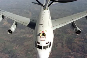 Tiêm kích Trung Quốc áp sát máy bay Mỹ gần Triều Tiên