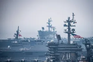 2 tàu sân bay Mỹ cùng tàu Nhật thị uy gần Triều Tiên