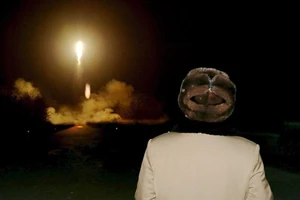 Nóng: Triều Tiên phóng một loạt tên lửa diệt hạm