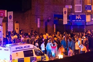 London: 'Xe điên' đâm người gần nhà thờ Hồi giáo