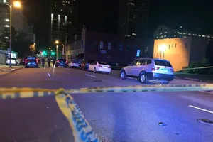 Tranh cãi rồi xả súng tại hộp đêm, 17 người bị thương