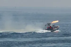 Tàu Mỹ bắn cảnh cáo tàu Iran ở vịnh Ba Tư