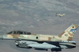 Syria nói bắn hạ 1 máy bay, 1 tên lửa của Israel