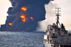 Tàu dầu phát nổ, chìm ngoài khơi Trung Quốc