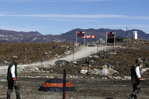 Trung Quốc xây khu quân sự sát biên giới Ấn Độ