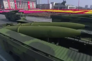 Lộ diện tên lửa mới của Triều Tiên trong lễ duyệt binh