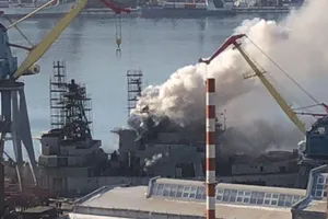 Khu trục hạm Nga bốc cháy ở Viễn Đông