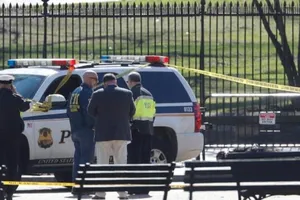 Người đàn ông nổ súng tự sát bên ngoài Nhà Trắng