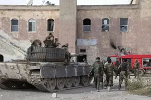 Chính phủ Syria dồn quân áp sát lính Mỹ