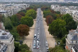 Pháp phát lệnh bắt công chúa Saudi Arabia