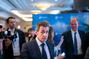Cựu Tổng thống Pháp Sarkozy bị truy tố