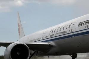 Tiếp viên bị bắt làm con tin, máy bay đáp khẩn ở Trung Quốc