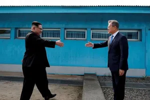 Bí mật trong đôi giày ông Kim Jong-un mang khi gặp ông Moon