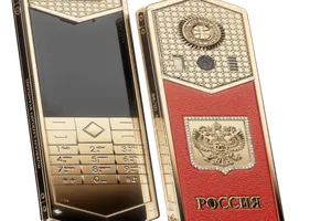 Mẫu điện thoại 700 triệu đồng 'mừng' ông Putin nhậm chức
