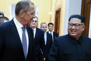 Ông Trump không thích ngoại trưởng Nga gặp ông Kim Jong-un