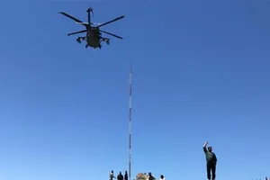 Liên quân Mỹ điều trực thăng sơ tán 2 chỉ huy IS ở Syria