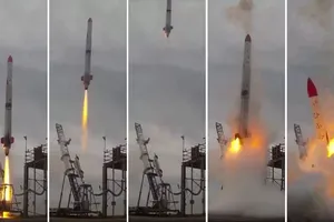 Tên lửa Nhật nổ tung vài giây sau khi phóng