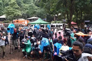 Giải cứu đội bóng nhí Thái Lan và khuyến cáo cho báo chí