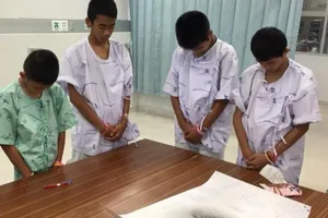 Đội bóng nhí Thái Lan sốc khi biết tin thợ lặn Kunan tử nạn