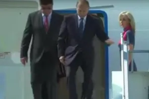 Ông Putin đến muộn trong thượng đỉnh đầu tiên với ông Trump