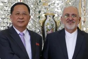 Ngoại trưởng Triều Tiên thăm Iran đúng ngày Mỹ áp trừng phạt