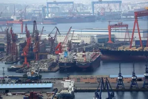 Tàu chở đậu tương Mỹ như 'lục bình trôi' ngoài khơi Trung Quốc