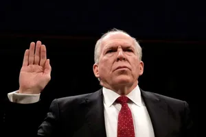 Ông Trump rút quyền miễn trừ an ninh cựu giám đốc CIA