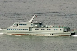 Tàu hải quân Trung Quốc bị mắc cạn trong bão Mangkhut