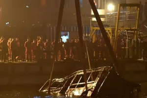 Nữ hành khách xô xát với tài xế và cái kết 13 người thiệt mạng