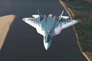 Nga công bố video tiêm kích Su-57 bay sát mặt đất