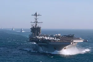 Tàu sân bay Mỹ bất ngờ tiến vào Địa Trung Hải
