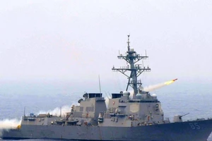 Khu trục hạm Mỹ áp sát căn cứ Nga ở Viễn Đông