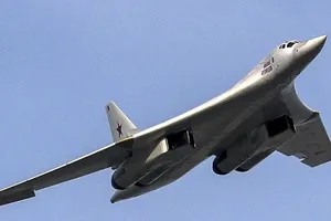 Dàn máy bay Nga bị tiêm kích F-16 của Na Uy bám đuôi