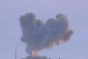 Video tên lửa siêu thanh Nga đánh trúng mục tiêu cách 6.000 km