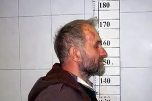 Đào mộ, ướp xác hàng chục bé gái làm... búp bê