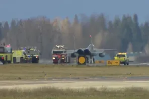 Tiêm kích Mỹ gặp sự cố, phóng sạch loạt tên lửa 4,5 triệu USD