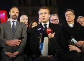Ông Macron cam kết sẽ cho xây dựng lại Nhà thờ Đức Bà Paris