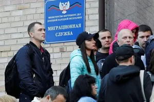 Ukraine coi hộ chiếu Nga cấp cho dân Donbass vô giá trị