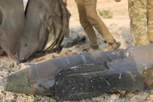 Phiến quân bắn rơi chiến cơ của chính phủ Syria, bắt phi công