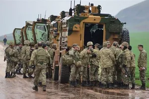 Đoàn xe Thổ Nhĩ Kỳ đi vào Idlib bị mắc kẹt do Nga không kích 