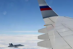 Chiến cơ Thụy Sĩ hộ tống máy bay chính phủ Nga vì hiếu khách