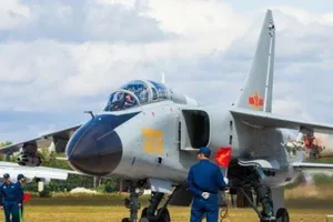 Biến thể mới tiêm kích bom Trung Quốc làm chuyên gia 'bối rối'