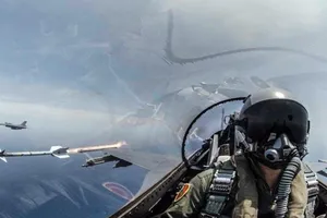 Quan chức Trung Quốc nói Đài Loan mua F-16 Mỹ chỉ 'phí tiền'