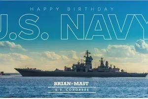 Nghị sĩ Mỹ dùng ảnh tàu chiến Nga để chúc mừng Hải quân Mỹ