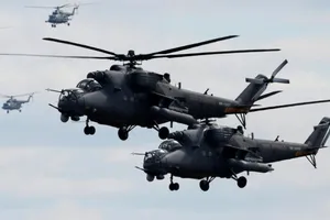 Trực thăng Nga đáp xuống căn cứ Mỹ bỏ lại ở Syria