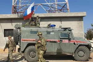 Nga triển khai thêm hàng trăm quân, khí tài tới Syria