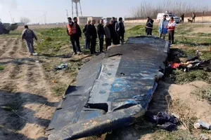 Hiện trường máy bay Ukraine bị bắn rơi.