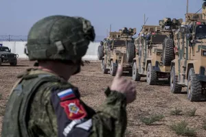 Lực lượng Nga và Thổ Nhĩ Kỳ tuần tra chung ở thị trấn Darbasiyah, Syria.