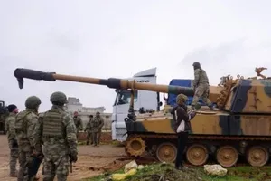 Khẩu pháo tự hành cỡ nòng 155mm của Thổ Nhĩ Kỳ tại làng Binnish, tỉnh Idlib, Syria. 