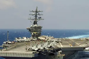 Tàu sân bay USS Dwight D. Eisenhower của Mỹ.